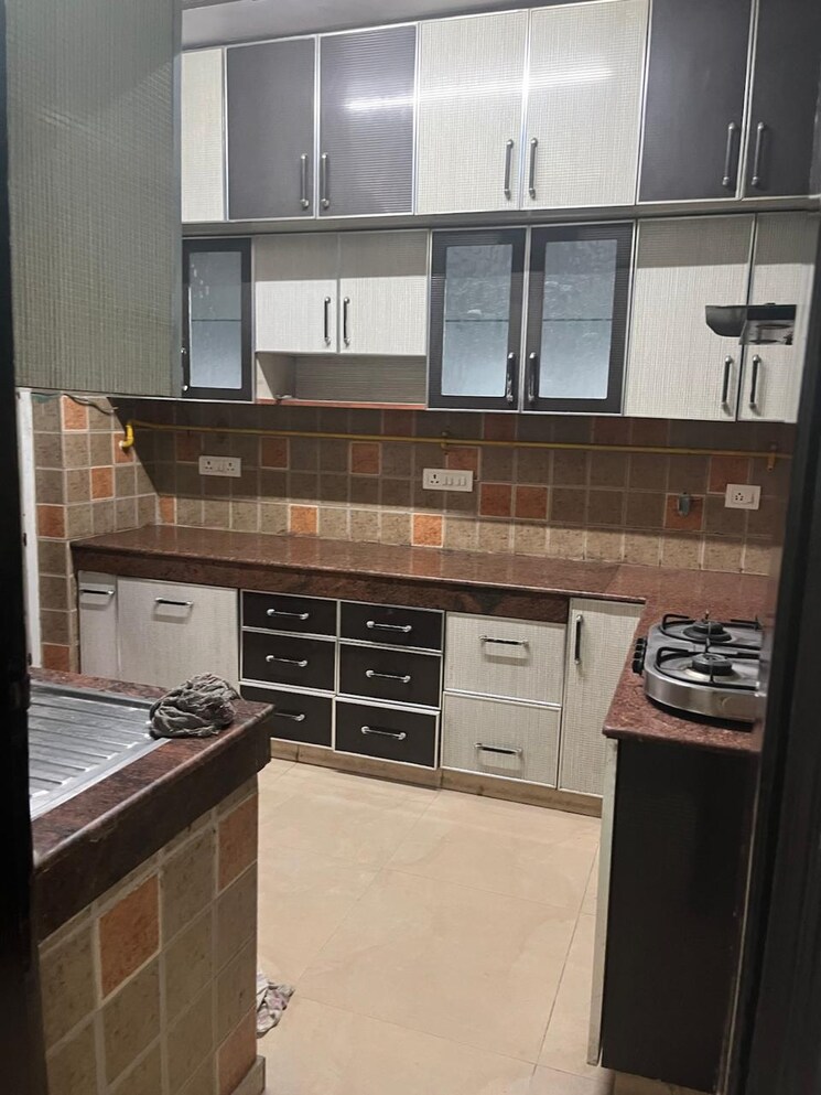 Kitchen, jmd-gardens 3 Bedroom 2020 Sq.Ft. Apartment In Sector 33 Gurgaon 9274668