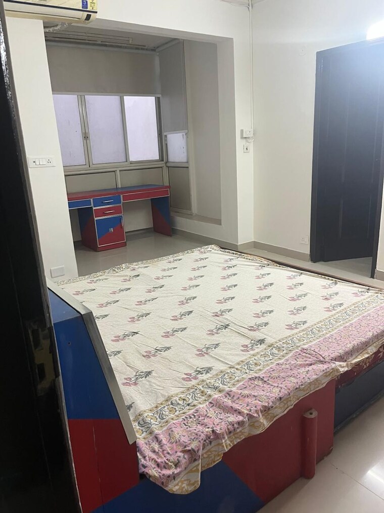 Bedroom, jmd-gardens 3 Bedroom 2020 Sq.Ft. Apartment In Sector 33 Gurgaon 9274668