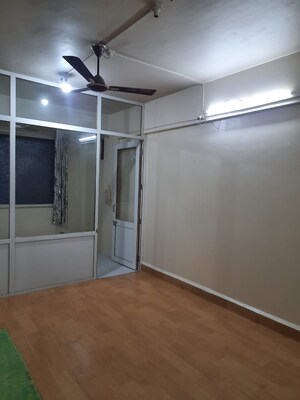 Room in 2 BHK Apartment at Vanaz Corner, Kothrud – for Rent