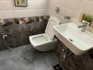 Team Area in 2 BHK Apartment at Yogi Hills, Mulund West – for Rent