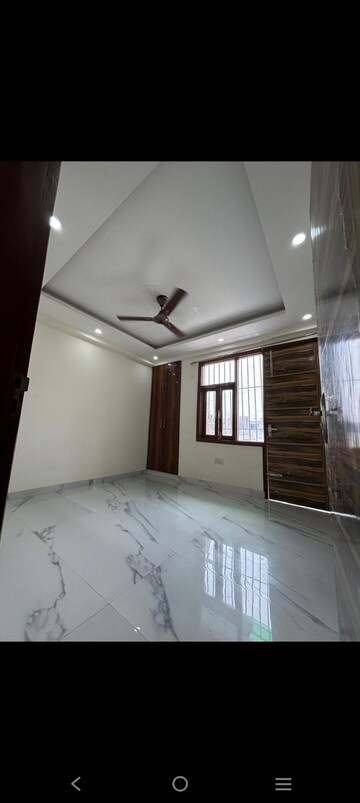 Room in 2 BHK Builder Floor at Saket – for Rent