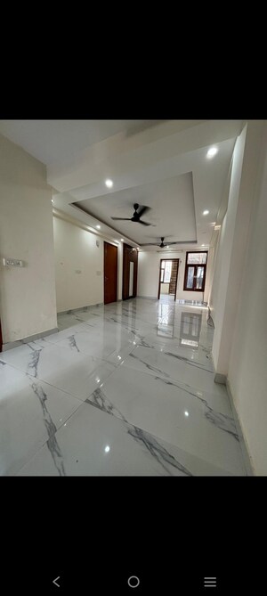 Room in 2 BHK Builder Floor at Saket – for Rent