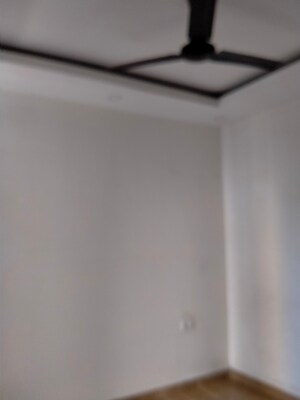 Room in 2 BHK Apartment at Tulip Lemon, Sector 69 – for Rent