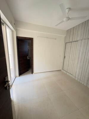 Room in 2 BHK Apartment at Signature The Millennia 2, Sector 37d – for Rent
