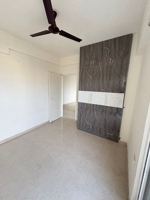 Room in 2 BHK Apartment at Signature The Millennia 2, Sector 37d – for Rent