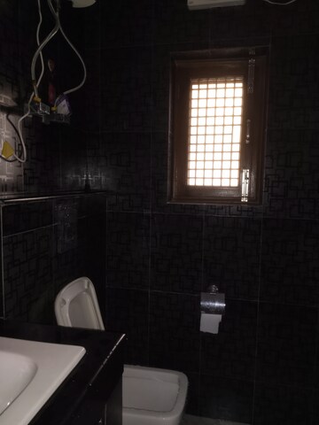 Attached Bathroom in 3 BHK Apartment at Sarita Vihar Pocket-G RWA, Sarita Vihar – for Rent
