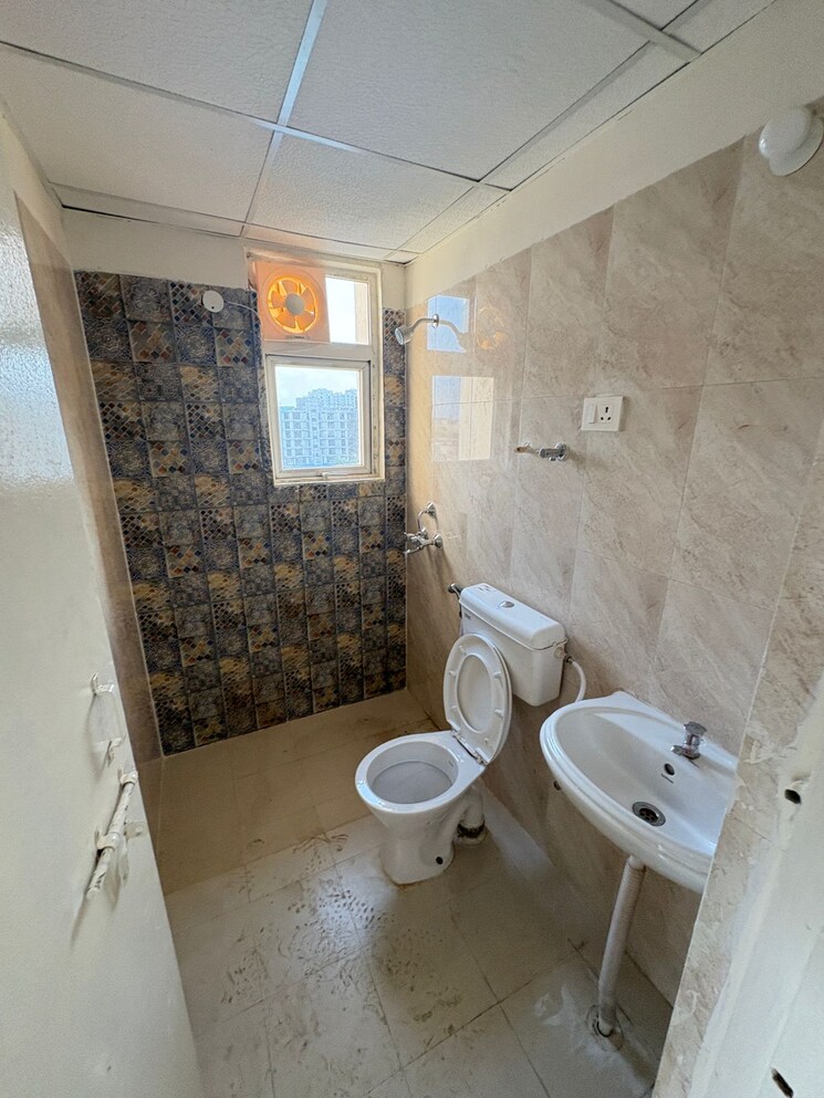 Bathroom, signature-the-millennia-2 2 Bedroom 1000 Sq.Ft. Apartment In Sector 37d Gurgaon 9274770