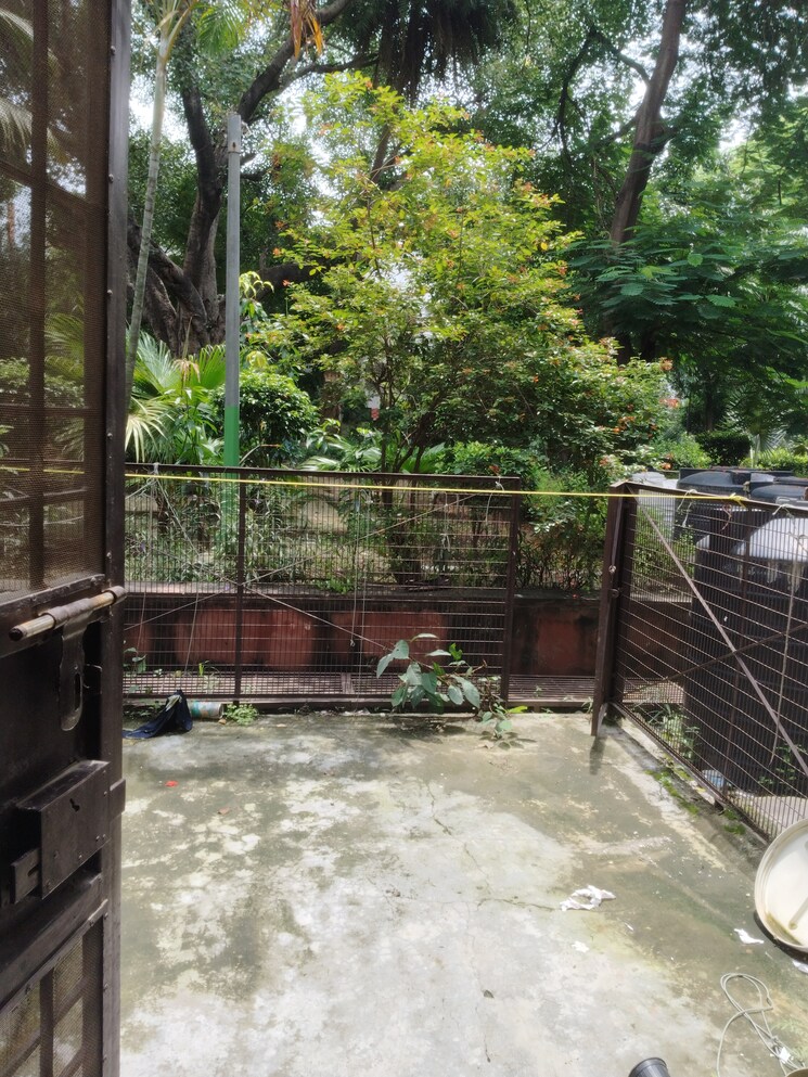 Balcony, sarita-vihar-pocket-g-rwa 3 Bedroom 2000 Sq.Ft. Apartment In Sarita Vihar Delhi 9274780