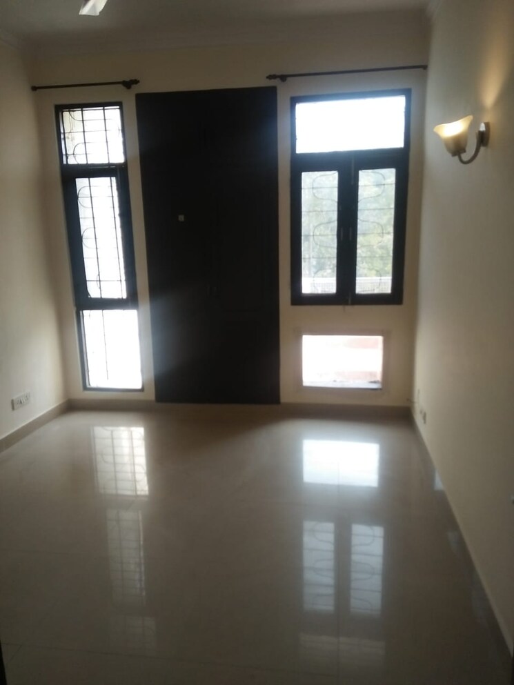 Room, malviya nagar 2.5 Bedroom 2400 Sq.Ft. Builder Floor In Malviya Nagar Delhi 9274789