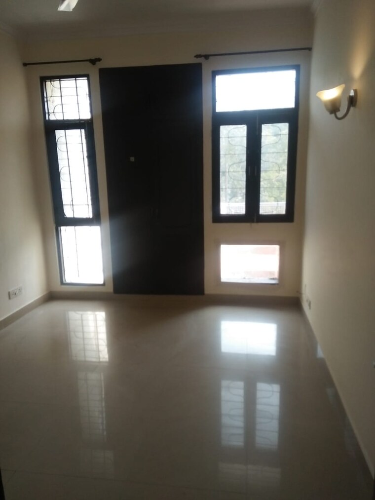 Room, malviya nagar 2.5 Bedroom 2400 Sq.Ft. Builder Floor In Malviya Nagar Delhi 9274789