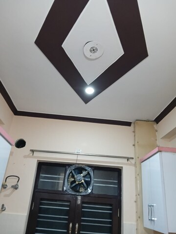 Furnished Amenities in 3.5 BHK Builder Floor at Sector 52 – for Rent