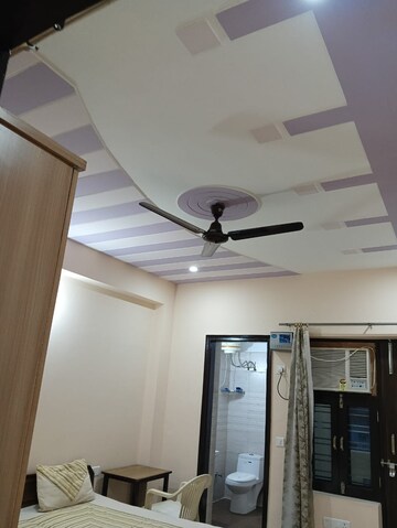 Furnished Amenities in 3.5 BHK Builder Floor at Sector 52 – for Rent