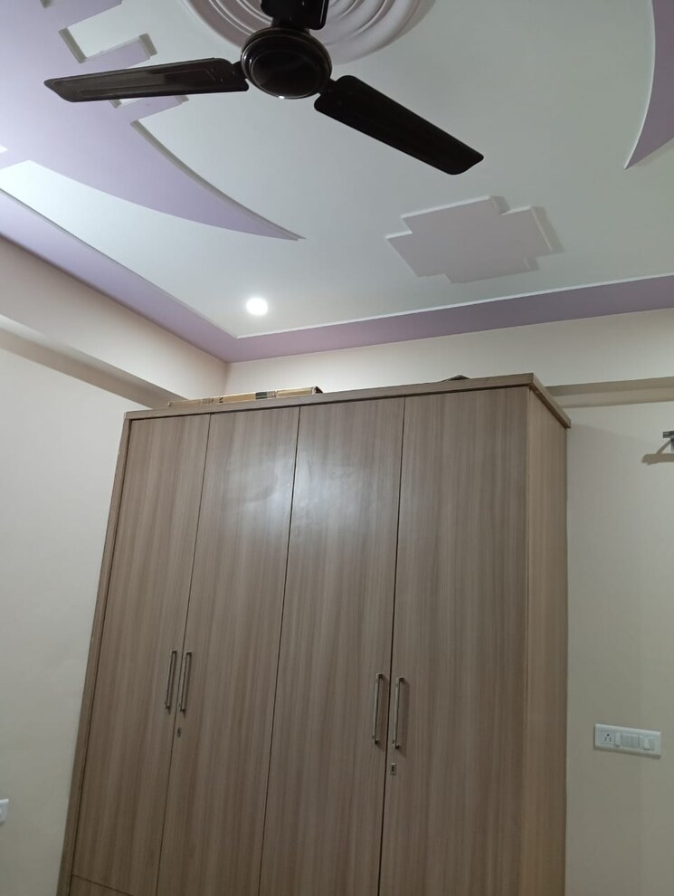 undefined, sector 52 3.5 Bedroom 2100 Sq.Ft. Builder Floor In Sector 52 Gurgaon 9274815