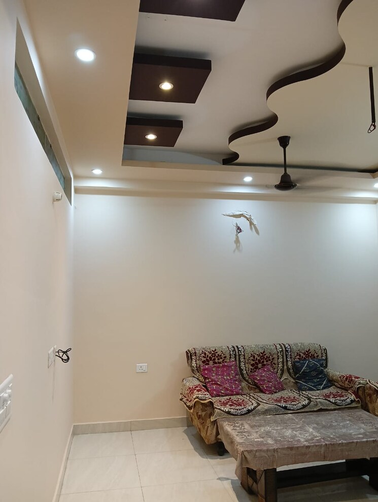 undefined, sector 52 3.5 Bedroom 2100 Sq.Ft. Builder Floor In Sector 52 Gurgaon 9274815