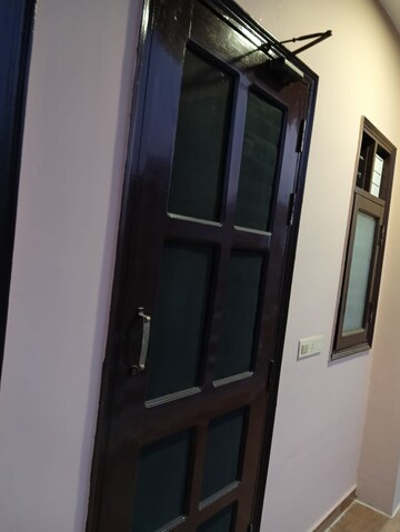 Building Lobby in 3.5 BHK Builder Floor at Sector 52 – for Rent