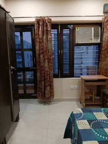 Living Room in 3.5 BHK Builder Floor at Sector 52 – for Rent