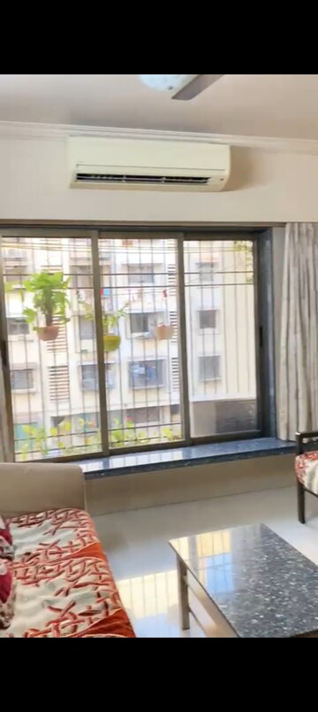 Room in 1 BHK Apartment at Poonam Complex, Kandivali East – for Sale