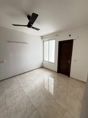 Room in 3 BHK Apartment at Sector 79 – for Rent