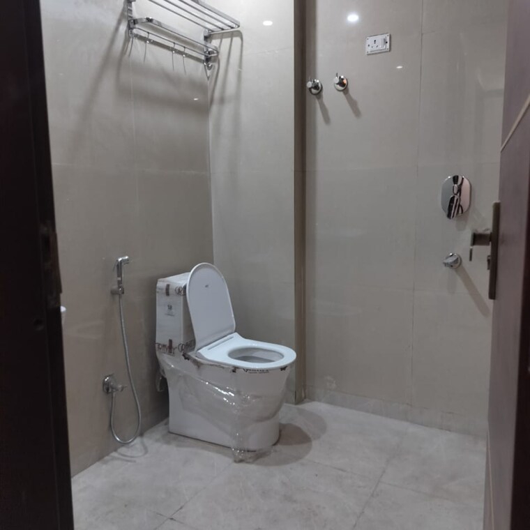 Bathroom, chattarpur 2 Bedroom 900 Sq.Ft. Builder Floor In Chattarpur Delhi 9274832