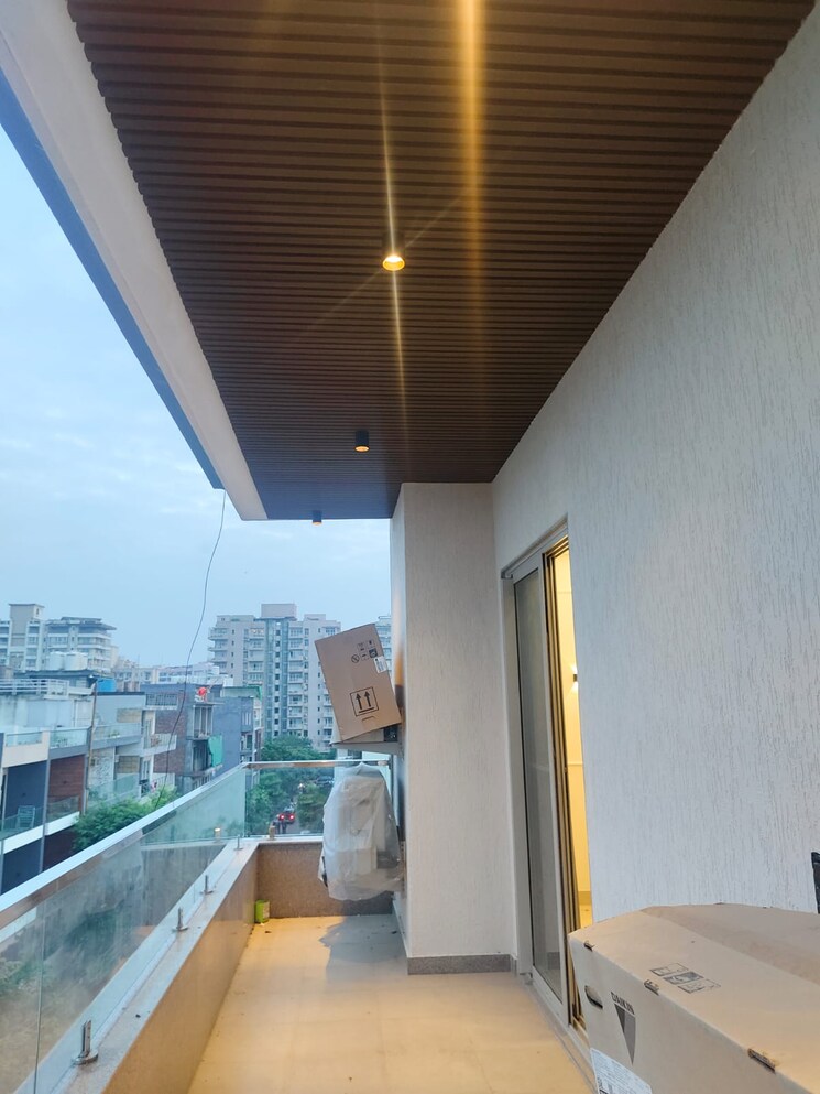 Balcony, sector 52 2.5 Bedroom 1300 Sq.Ft. Builder Floor In Sector 52 Gurgaon 9274844