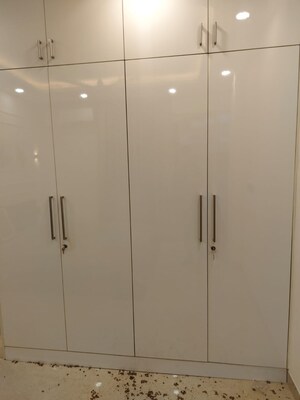 Furnished Amenities in 2.5 BHK Builder Floor at Sector 52 – for Rent