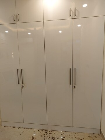Furnished Amenities in 2.5 BHK Builder Floor at Sector 52 – for Rent