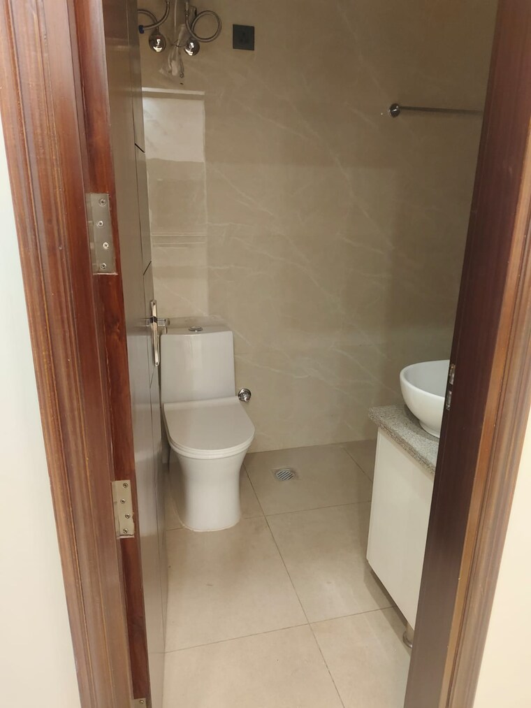 Bathroom, sector 52 2.5 Bedroom 1300 Sq.Ft. Builder Floor In Sector 52 Gurgaon 9274859