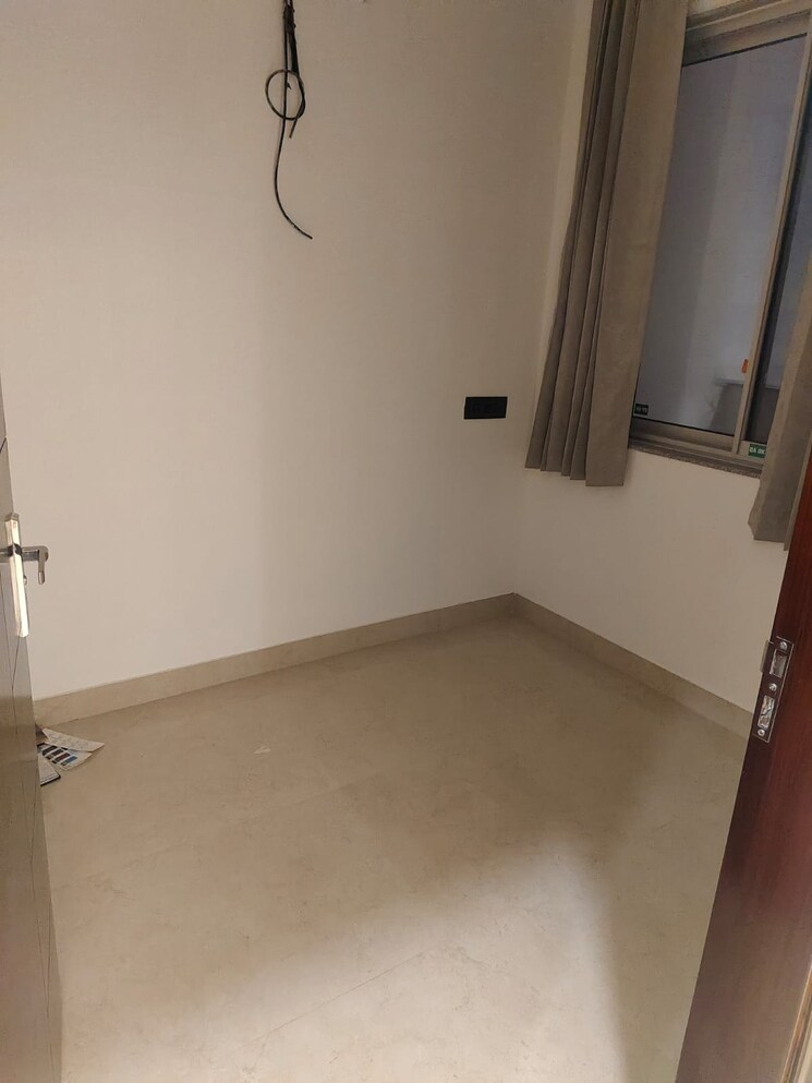 Room, sector 52 2.5 Bedroom 1300 Sq.Ft. Builder Floor In Sector 52 Gurgaon 9274859