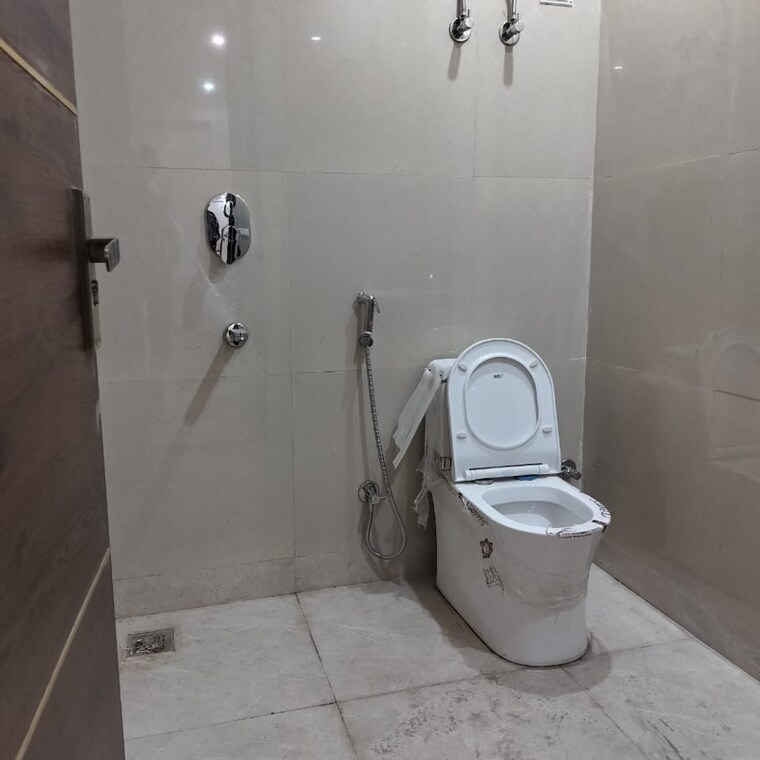 Bathroom, chattarpur 1 Bedroom 600 Sq.Ft. Builder Floor In Chattarpur Delhi 9274865