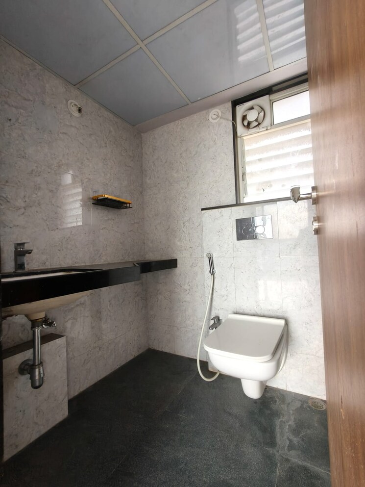 Bathroom, vascon-forest-edge 2 Bedroom 799 Sq.Ft. Apartment In Kharadi Pune 9274881