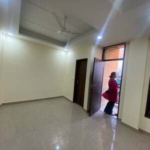 Room in 2 BHK Builder Floor at Chattarpur – for Rent