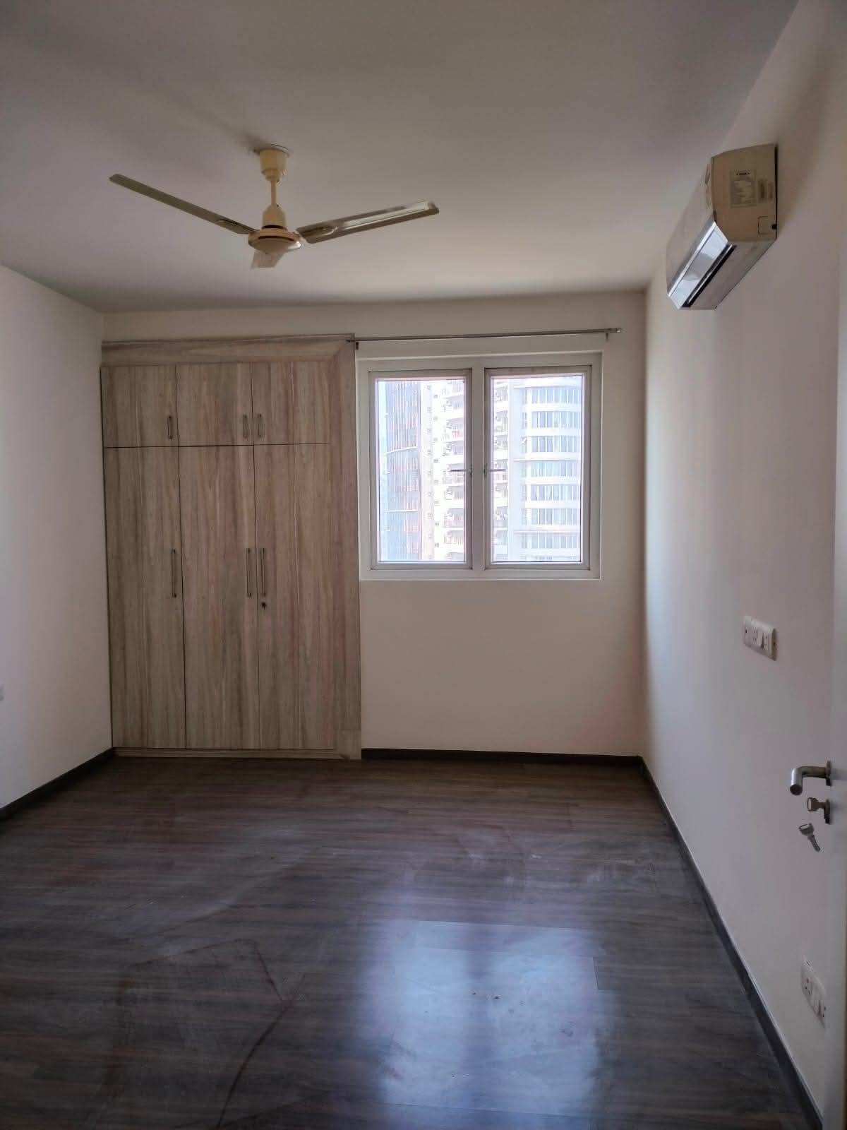 3 BHK 1895 Sq.Ft. Apartment in Emaar The Enclave