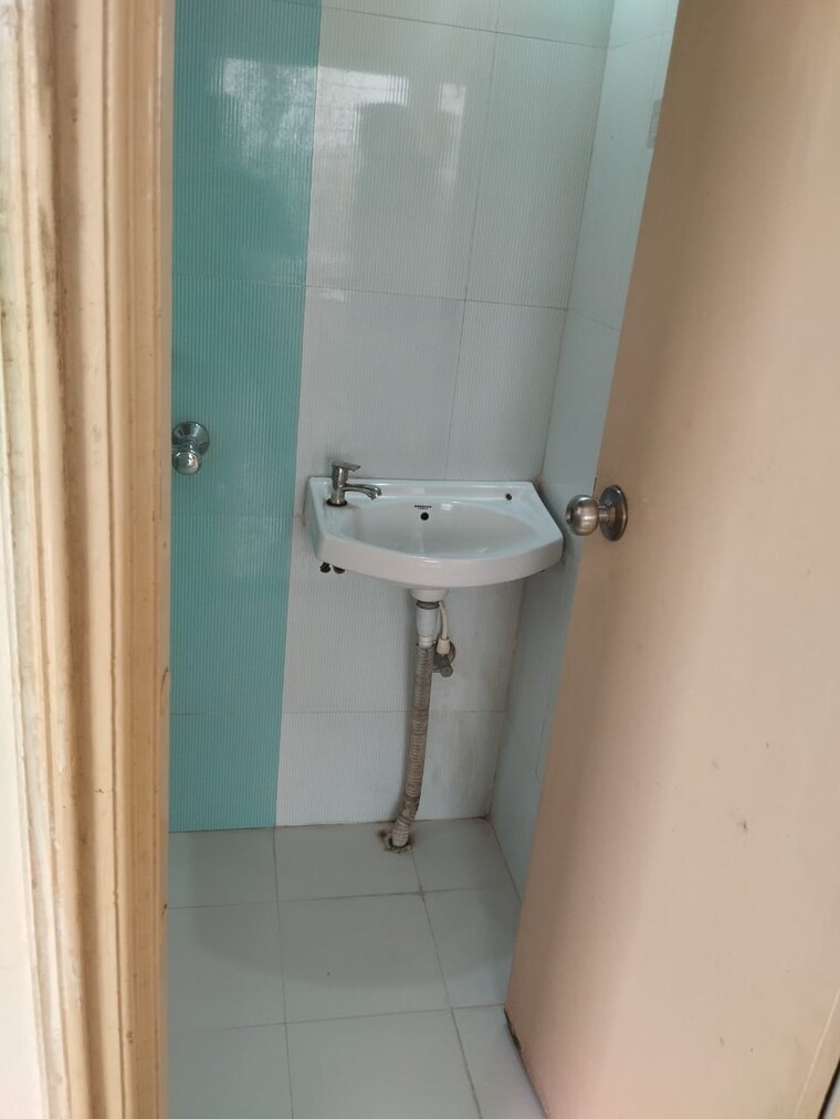 Bathroom, bora-planet 1 Bedroom 530 Sq.Ft. Apartment In Pimple Nilakh Pune 9274930