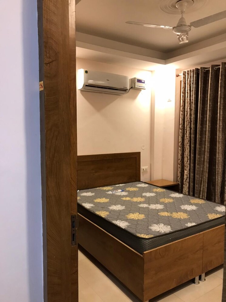 Bedroom, sector 43 2 Bedroom 1021 Sq.Ft. Builder Floor In Sector 43 Gurgaon 9274978