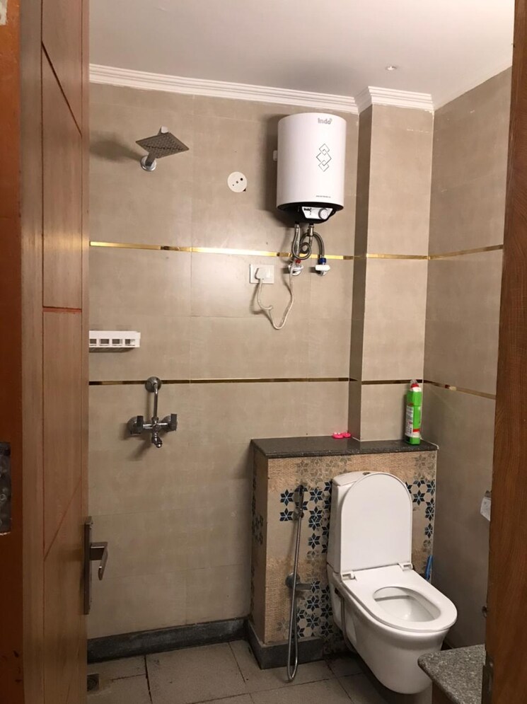 Bathroom, sector 43 2 Bedroom 1021 Sq.Ft. Builder Floor In Sector 43 Gurgaon 9274978