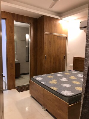 Bedroom in 2 BHK Builder Floor at Sector 43 – for Rent
