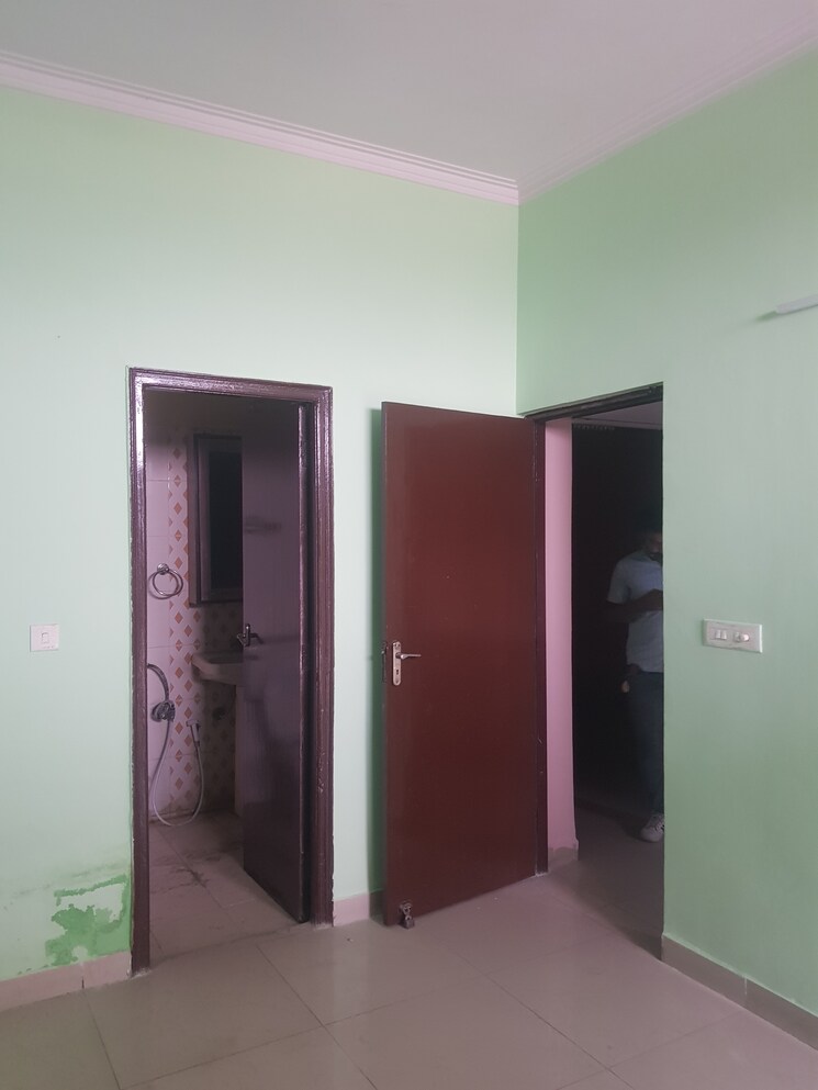 Master Bedroom, shri-ram-plaza-vaishali 2 Bedroom 1000 Sq.Ft. Builder Floor In Vaishali Sector 4 Ghaziabad 9274991