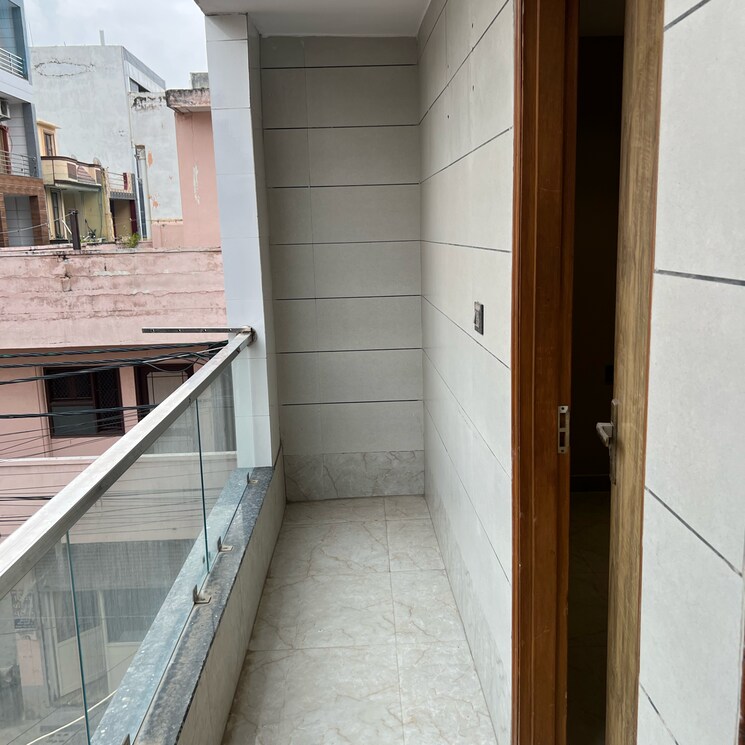 Balcony, dwarka sector 18b 3 Bedroom 1600 Sq.Ft. Builder Floor In Dwarka Sector 18b Delhi 9275665