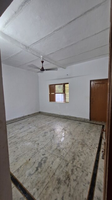 Room in 5 BHK Independent House at Omicron Ii Greater Noida – for Sale