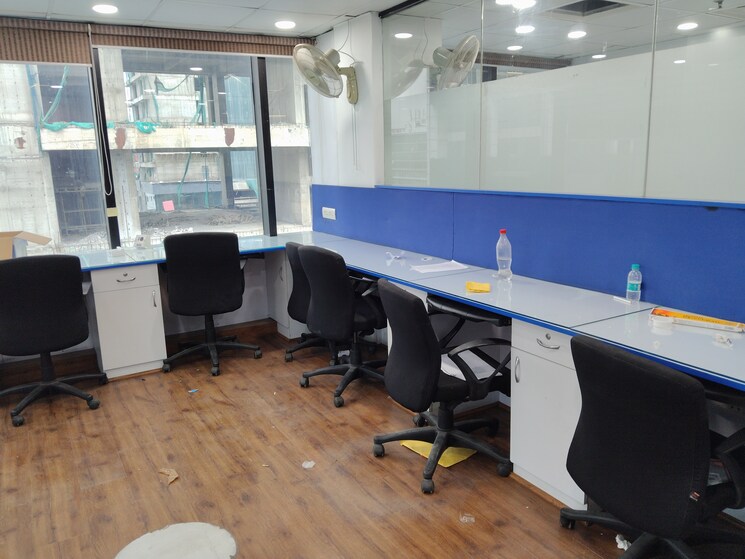 Team Area, netaji subhash place Commercial Office Space 972 Sq.Ft. In Netaji Subhash Place Delhi 9275048