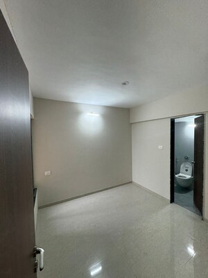 Room in 2 BHK Apartment at Menlo Homes Next, Kharadi – for Rent