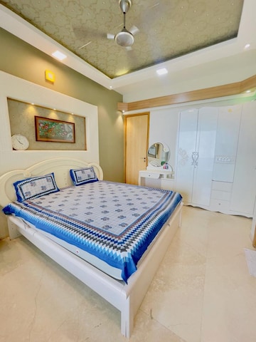 Bedroom in 3.5 BHK Apartment at Hiranandani Gardens, Powai – for Sale