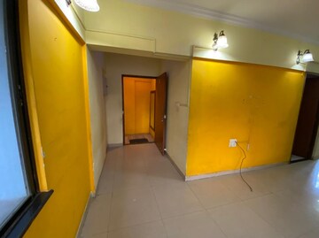 Room in 2 BHK Apartment at Gera Emerald City, Kharadi – for Rent