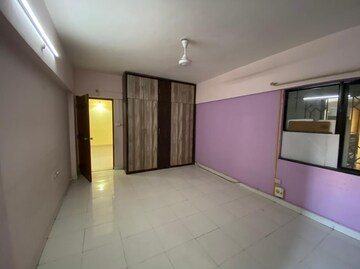 Room in 2 BHK Apartment at Gera Emerald City, Kharadi – for Rent