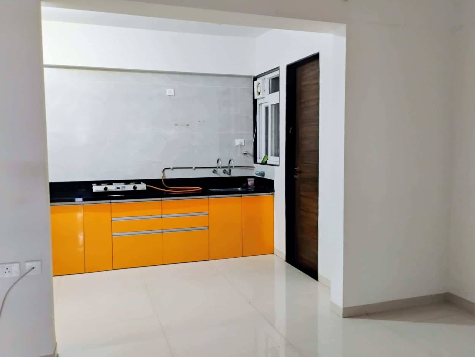 4 BHK + Extra Room Apartment For Rent in Shubh Gateway