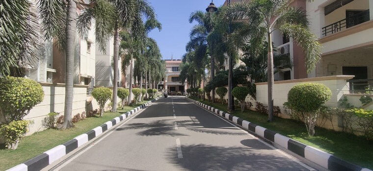 Swimming Pool, aditya-empress-park 5 Bedroom 5750 Sq.Ft. Villa In Shaikpet Hyderabad 9275196