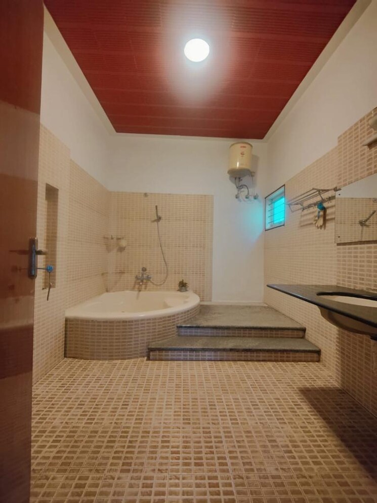 Bathroom, rmv 2nd stage 4 Bedroom 5800 Sq.Ft. Independent House In Rmv 2nd Stage Bangalore 9275215
