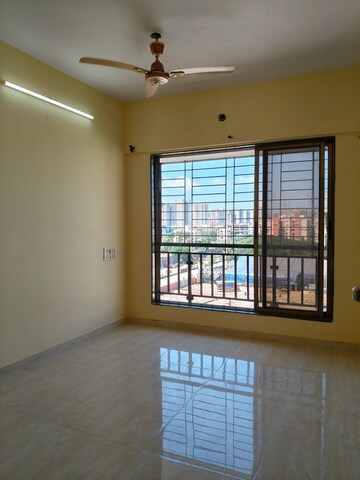 Room in 2 BHK Apartment at Borivali West – for Rent