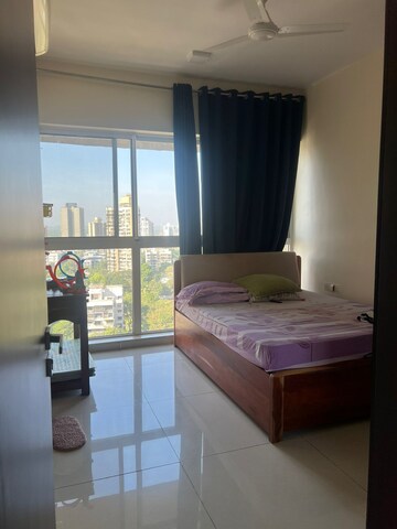 Room in 3.5 BHK Apartment at Runwal Elegante, Andheri West – for Sale