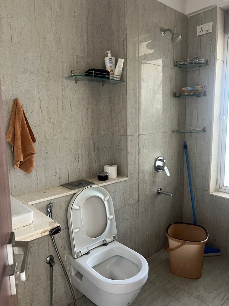 Bathroom, runwal-elegante 3.5 Bedroom 1380 Sq.Ft. Apartment In Andheri West Mumbai 9275235